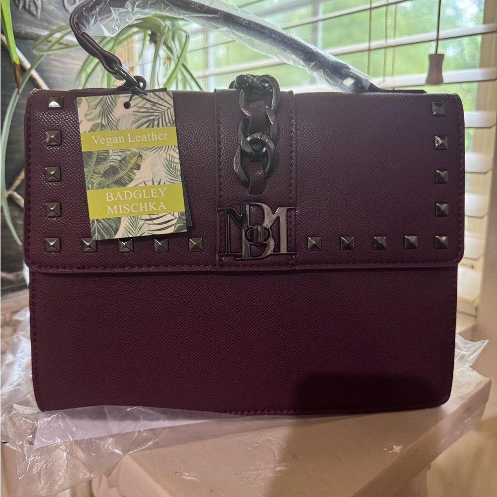 NWT Badgley Mischka Plum Studded Crossbody Bag w/ Letter Lock       (10”W x 8”H)